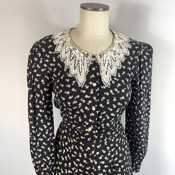 VTG Floral Lace Cottagecore Blouse & Skirt Set Laura Hensen Fits Like Small - Picture 8 of 12